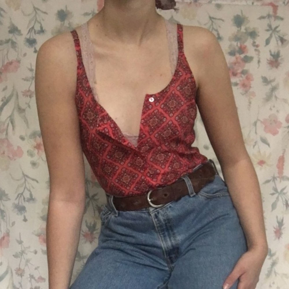 Red springtime top with geometric design